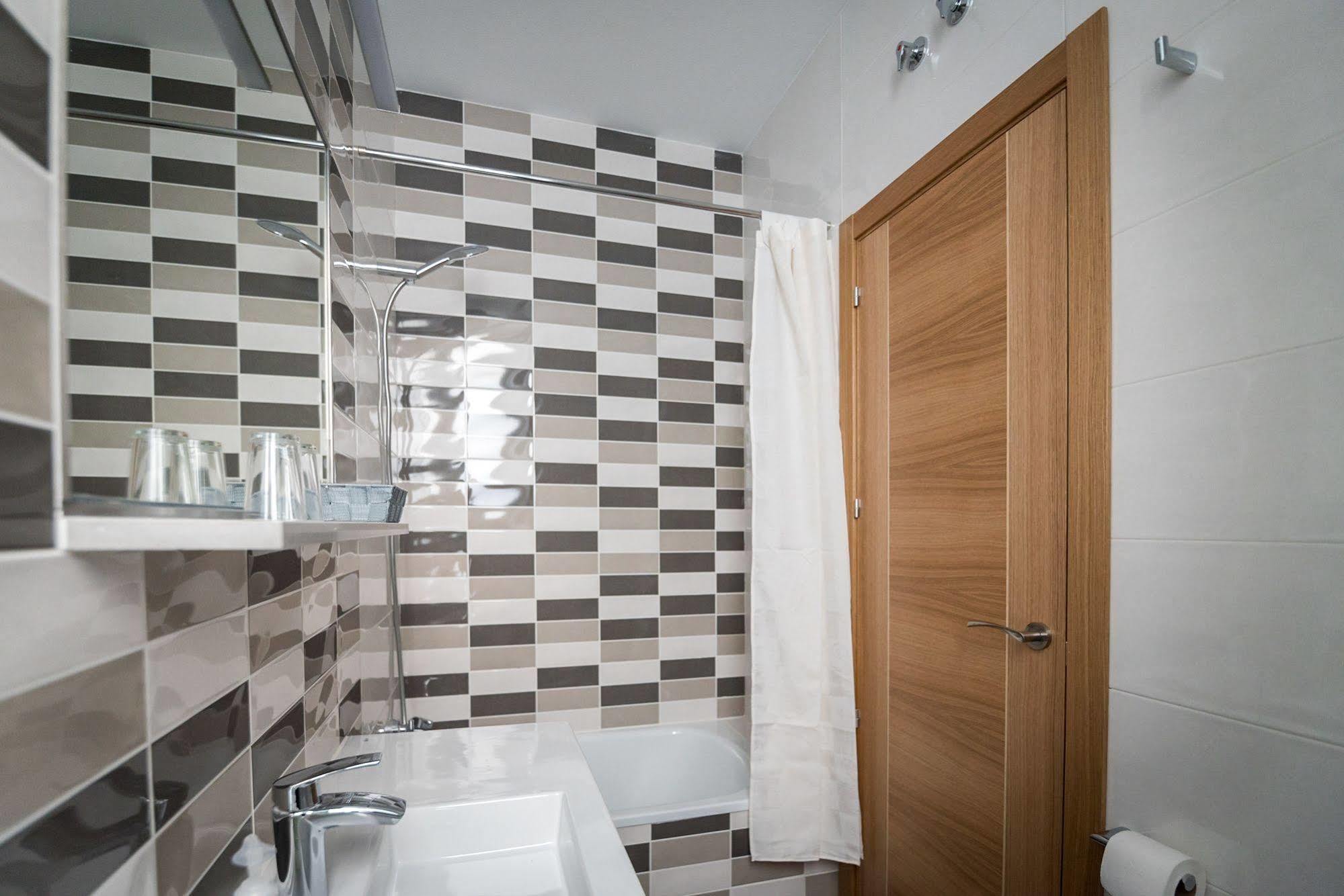 Hostal Carracedo Madrid Dış mekan fotoğraf
