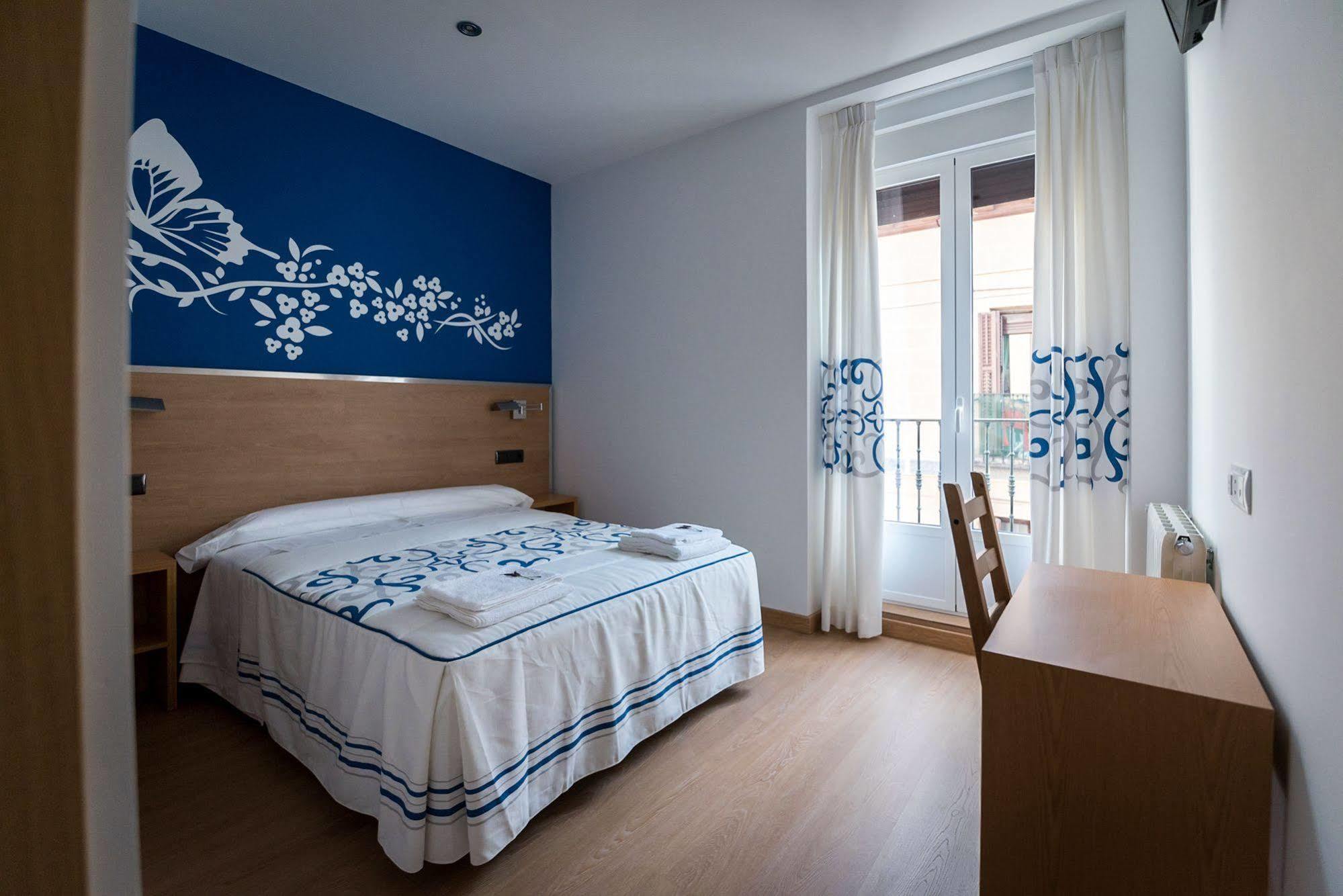 Hostal Carracedo Madrid Dış mekan fotoğraf